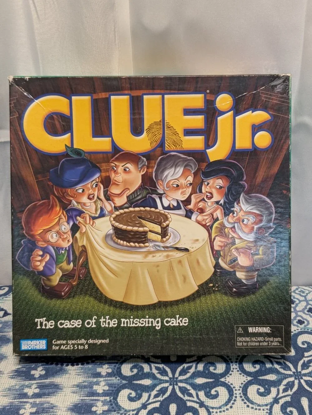 CLUE JR the Case of the Missing Cake board game Milton Bradley 2003 COMPLETE